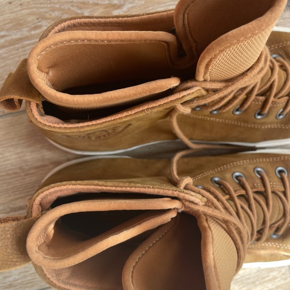 Converse Chuck Taylor All Star Waterproof Boot High Raw Sugar Mens Size 12 - Picture 6 of 10